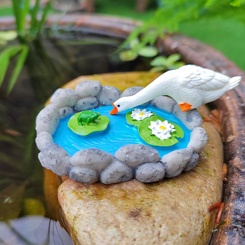 Mini Lotus Pond Micro Landscape Ornament – Rockery Fish Tank DIY Sand Table Bonsai Decoration