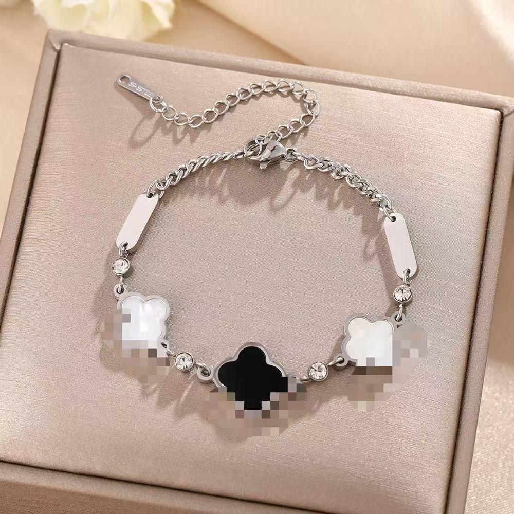 Luxe Titanium Staal Vierbladig Klaver Armband in Koreaanse Stijl met Ingelegde Diamanten voor Vrouwen - Kleurvast