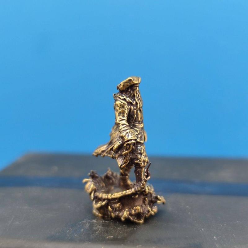 Brass Pirate Monster 1/64 Figurine Miniature Landscape Display Model Mini Figurines Ornaments