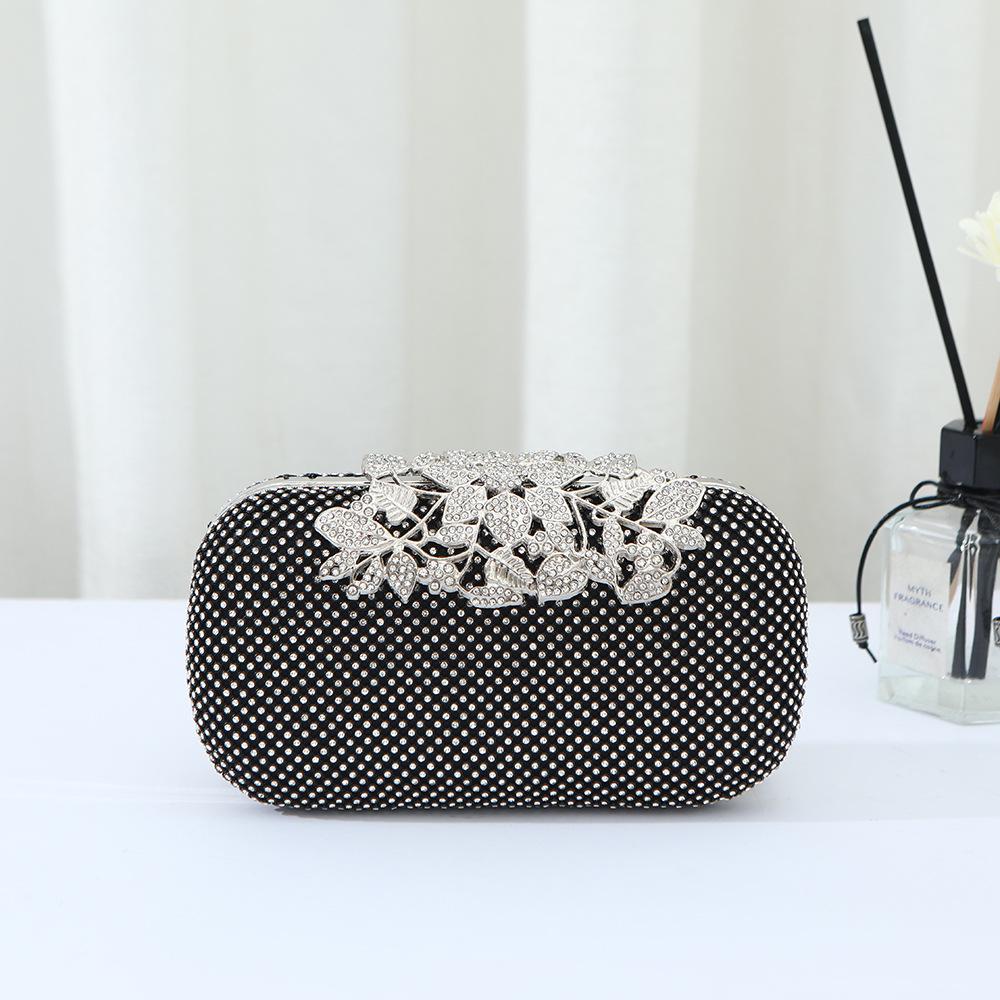 Women's Versatile Large-Capacity Handbag with Inlaid Diamond Leaf Chain