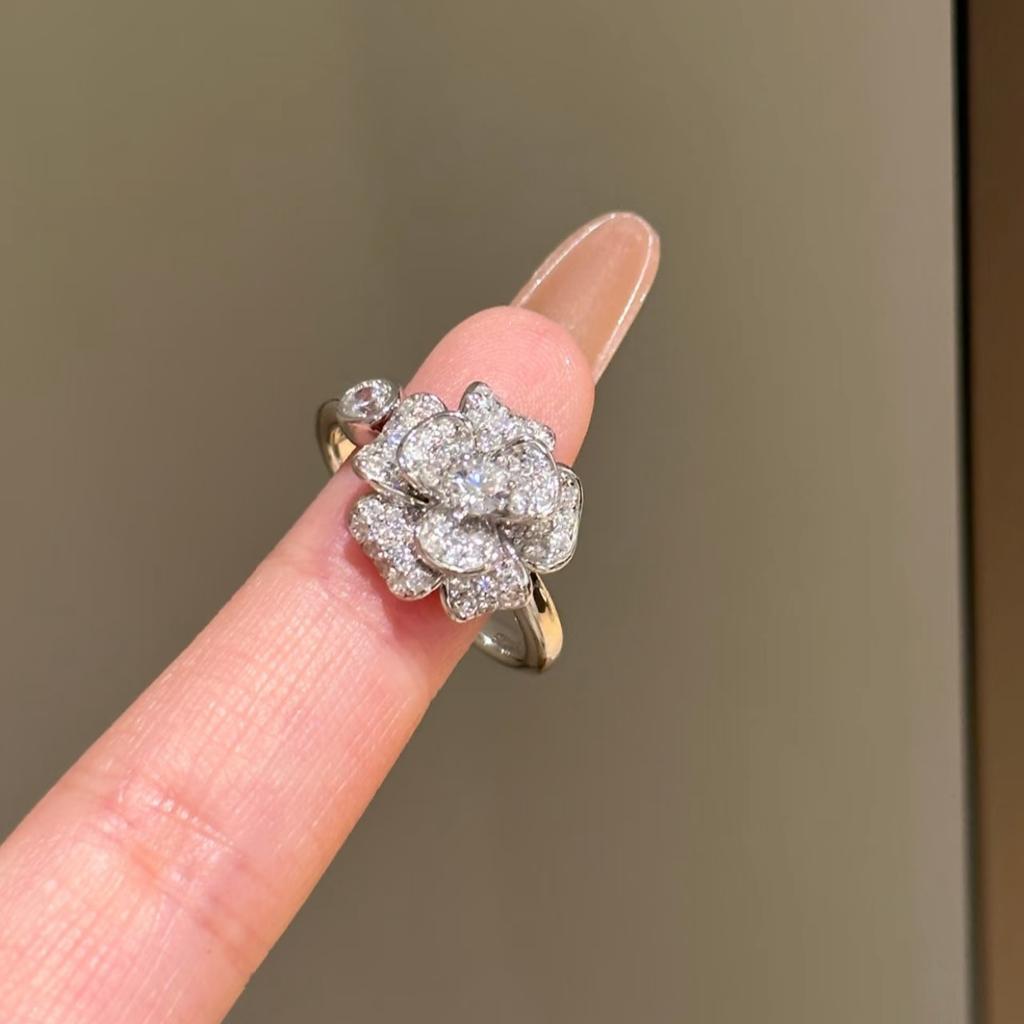Xiaoxiangfeng Three-Dimensional Petal Camellia Necklace With Diamond White Rose Ring Light Luxury Flower Ring Open Bracelet Female
