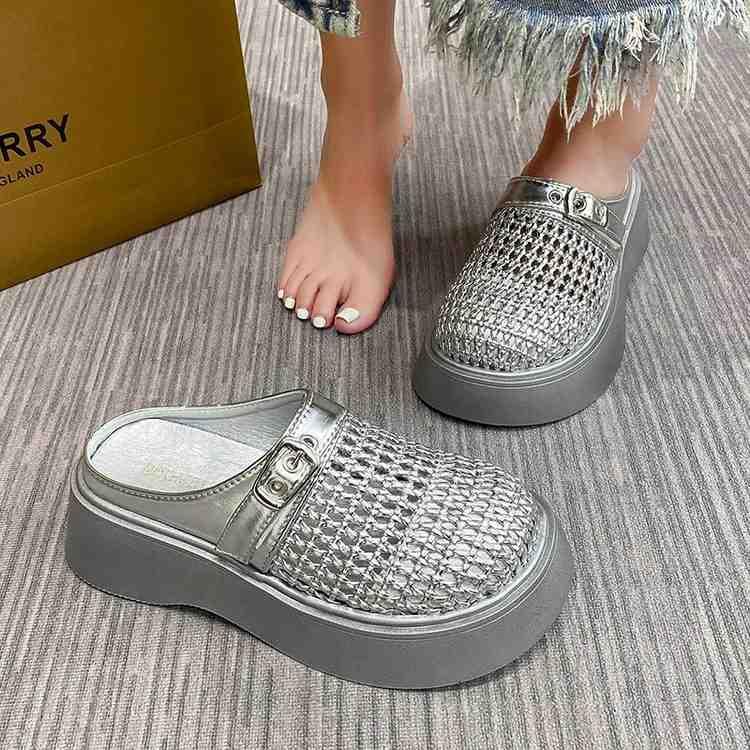 Luxus Gewebte Hausschuhe Damen Runde Zehenpartie Metallschnalle Hausschuhe Lässiger Stil Faul Draußen Tragen Damen Sandalen Hausschuhe Damen