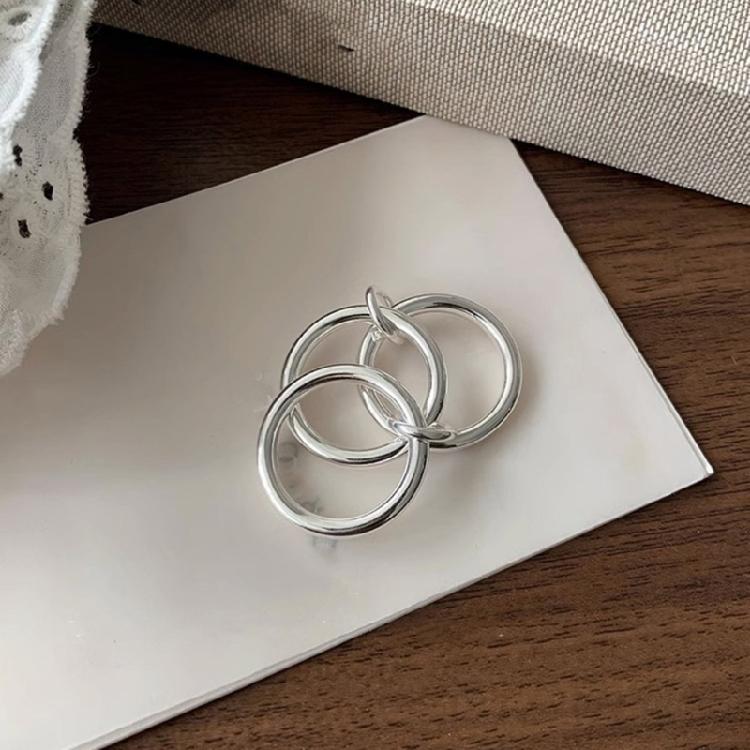 Chic Interlocked Rings Stylish Rings Trendy Triple Loop Rings With Intricate Details Perfect For Enhancing Your Outfits