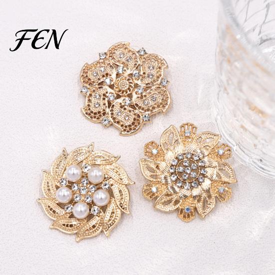 Oxidation Resistant Pins Retro Rhinstone Flower Brooch for Women, Golden Plated Alloy Floral Versatile Clothing Jewelry Lapel Pin, Accessories Wedding