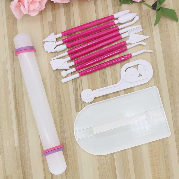 Set of 2 Adjustable Cake Smoothing Scrapers