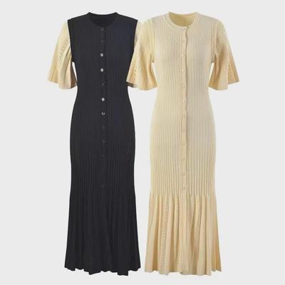 Middle Eastern Socialite Style Waist-Slimming Bell Sleeve Knitted Dress with Round Neck and Single-Breasted Design