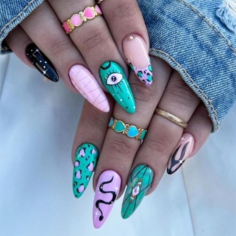 

Stylish Long Wearable Painted False Nails: European & American Hot Girl Collection