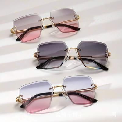 Women Gradient Square Sunglasses Large Frame Mirror Lens UV400 Protection Fashionable Eyewear New Style