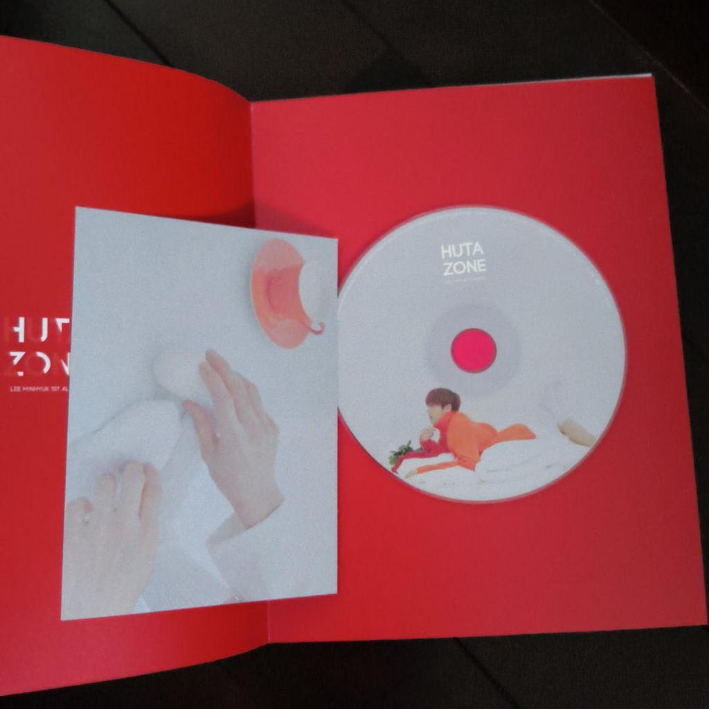 [USED] LEE MINHYUK 1st Album HUTA ZONE