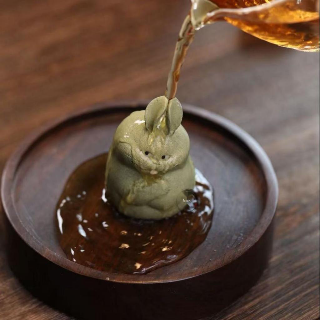 Yixing Zisha Cute Bunny Tea Pet: Lucky Rabbit Ornament for Tea Play and Fun.