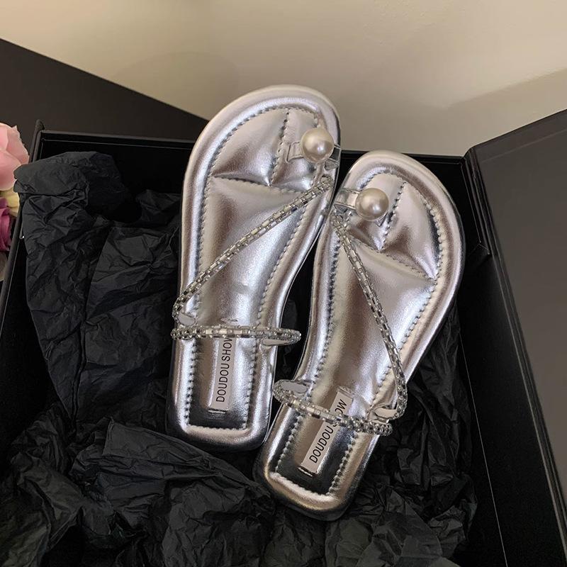 

Flat-bottomed set of toe small cool slippers shoes New summer soft-soled with skirt rhinestone sandals 40