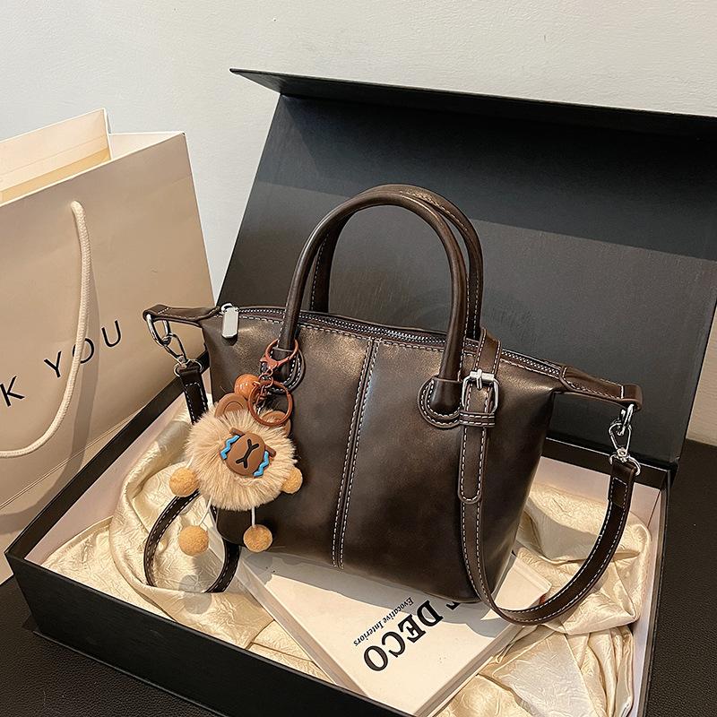 

Сумка женская большой вместимости 2025 осень и зима новая сумка-мессенджер на плечо для поездок на работу сумка для студентов колледжа классная портативная сумка-тоут темно-коричневого