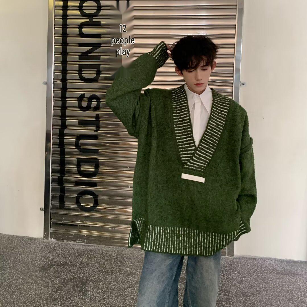 Men s Green V-Neck Retro Sweater: Autumn Loose Knitwear, Lazy Style, Versatile Outerwear for Couples. M