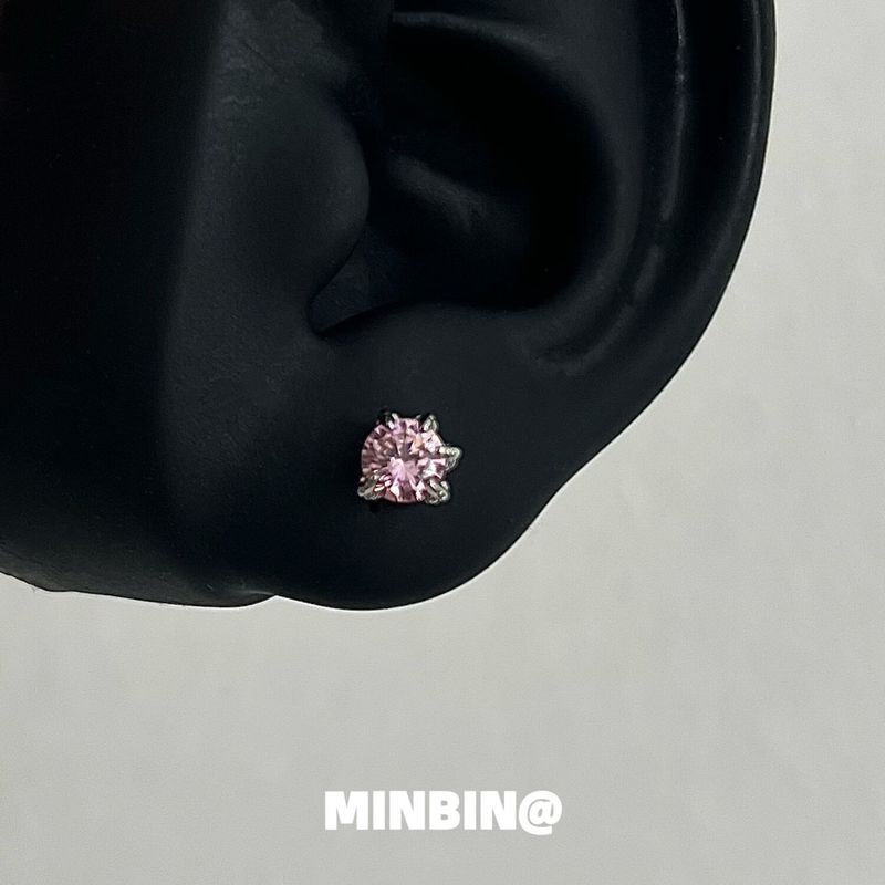 Niche American Style, European and American Ear Bone Studs, Sparkling Diamond Ear Cartilage Studs, Titanium Steel Earrings for Men and Women, Trendy [Pink/Single] Zircon Dragon Claw Stud Earring