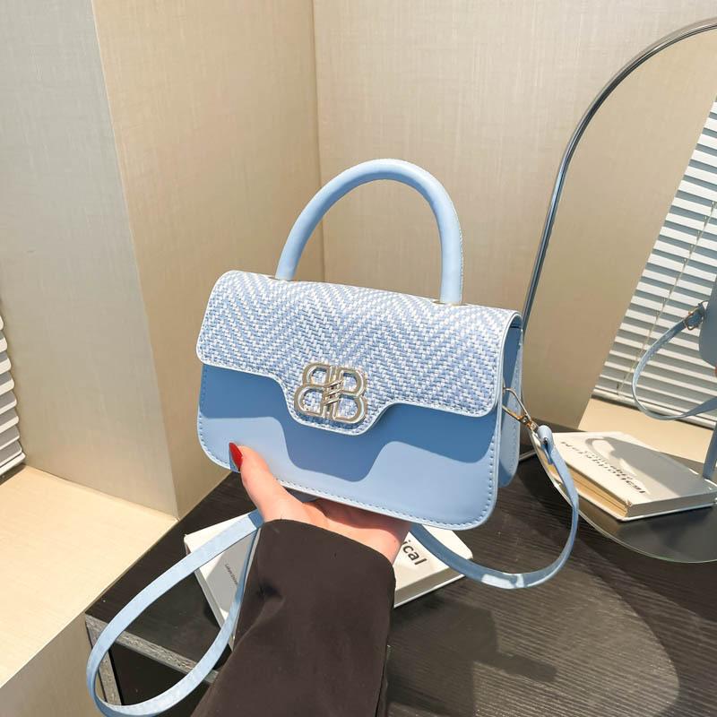 2025 New Women's Bag Small Square Bag Portable Shoulder Bag Crossbody Bag Versatile Fashion Underarm Bag Women's Bag
