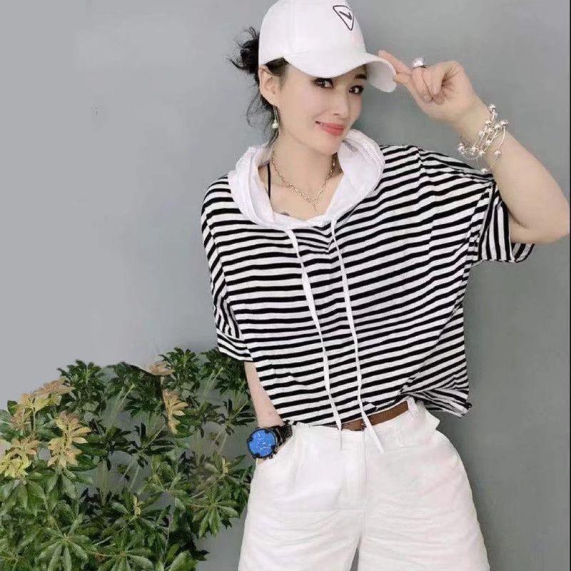 

Чистый хлопок 2025 Новое поступление Летняя мода Толстовка Свободного кроя Большого размера Женская в западном стиле Слим-фит Молодежный вид Полоска Короткий рукав Stripes 2XL 60.50kg -67.50kg