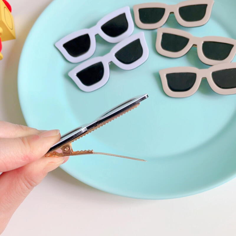 Sunglass clip hair clip (2 colors)
