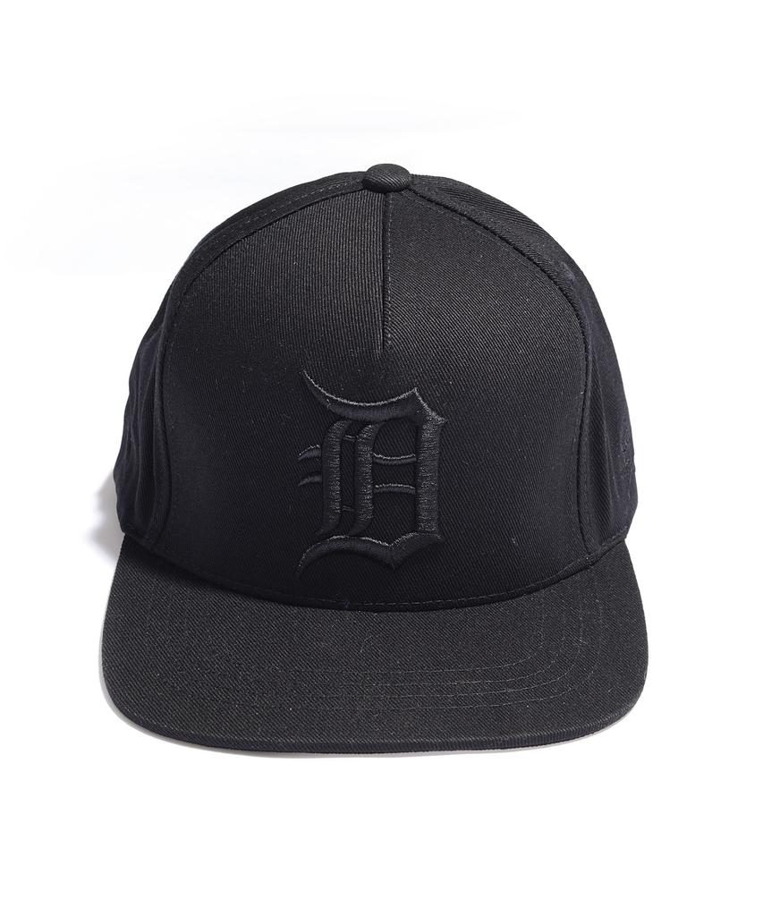 Ludeumakeu Tiger D Snapback Cap (Black Embo)