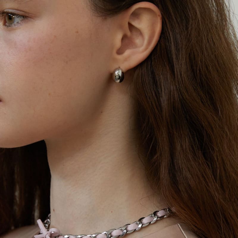 LOVE ME MONSTER Minimal Egg Earrings (L243MER050)