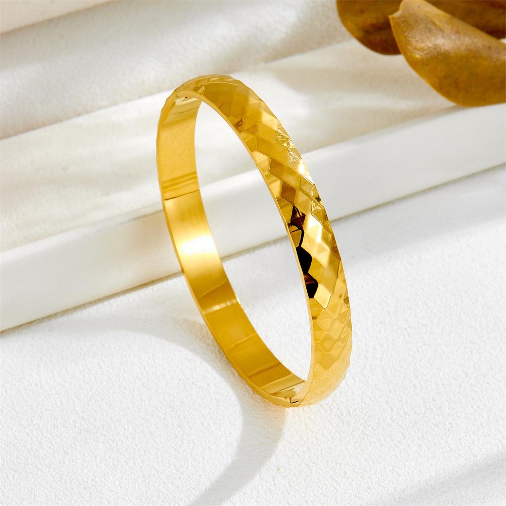 2026 Bracelet European and American Fashion Temperament Round Flower Buckle Bracelet Irregular Bracelet Girls Senior Sense