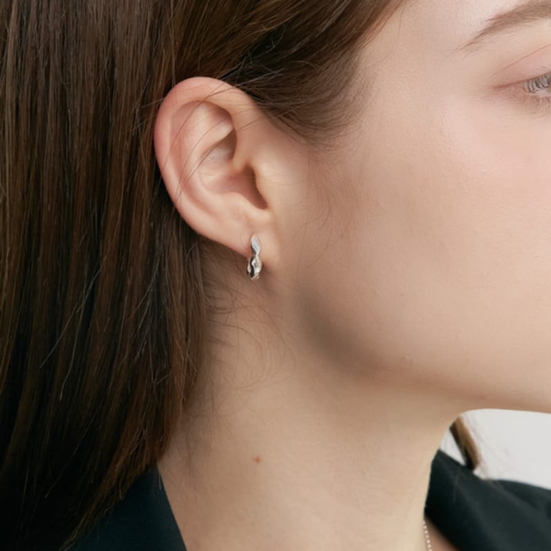 UNI.J [Cotidiano] Twist Silver Earring Ie400