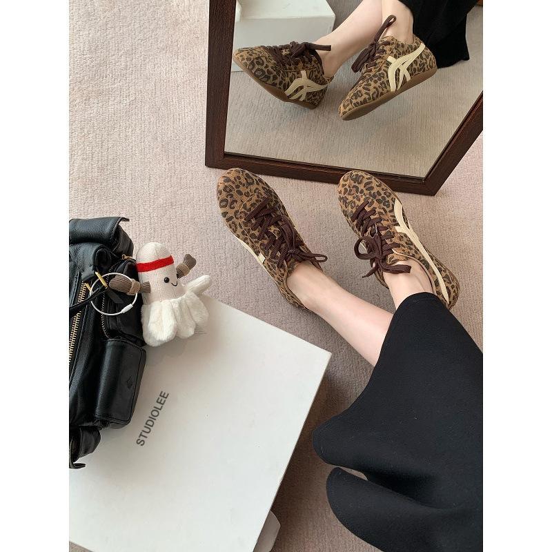 Cowhide grape ma same fashionable contrasting color Dexun shoes women's lace-up versatile casual sports shoes college style Forrest Gump shoes