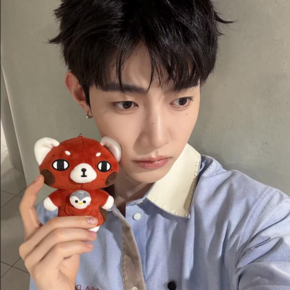 10Cm Plush Keychain And2Ble Zhanghao Ricky Han Yujin Fans Pop Up 3D Cartoon Pp Cotton Soft Embossed Plush Toy Fans Bag Charms