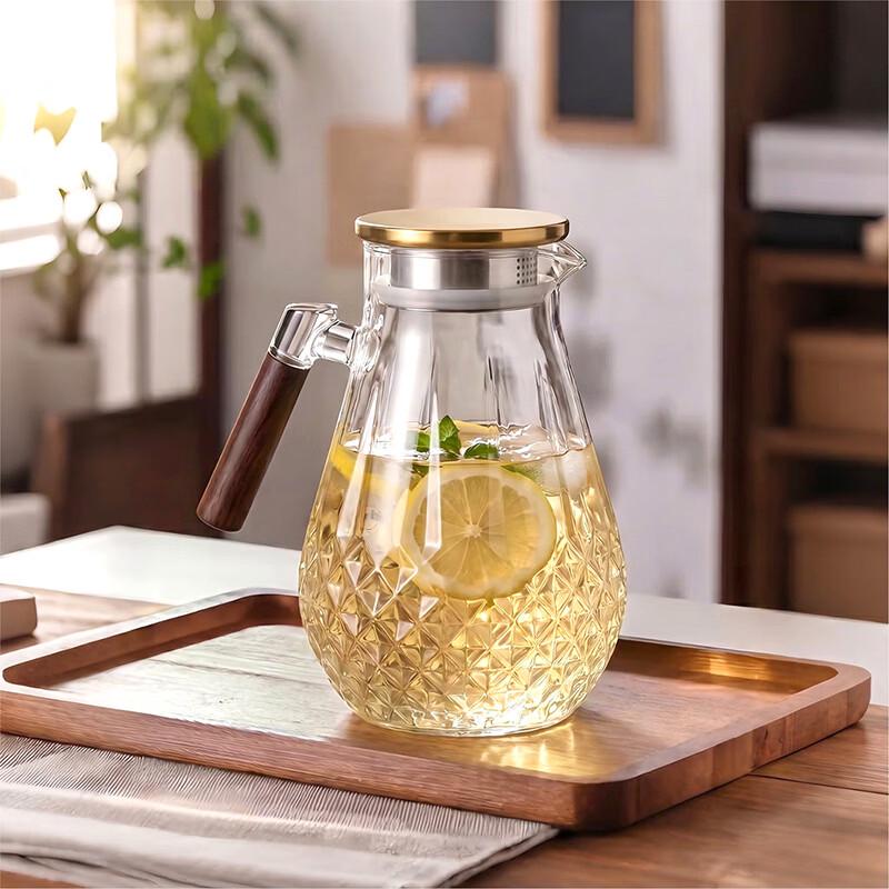 High Borosilicate Glass Cold Water Pitcher with Spout Filter