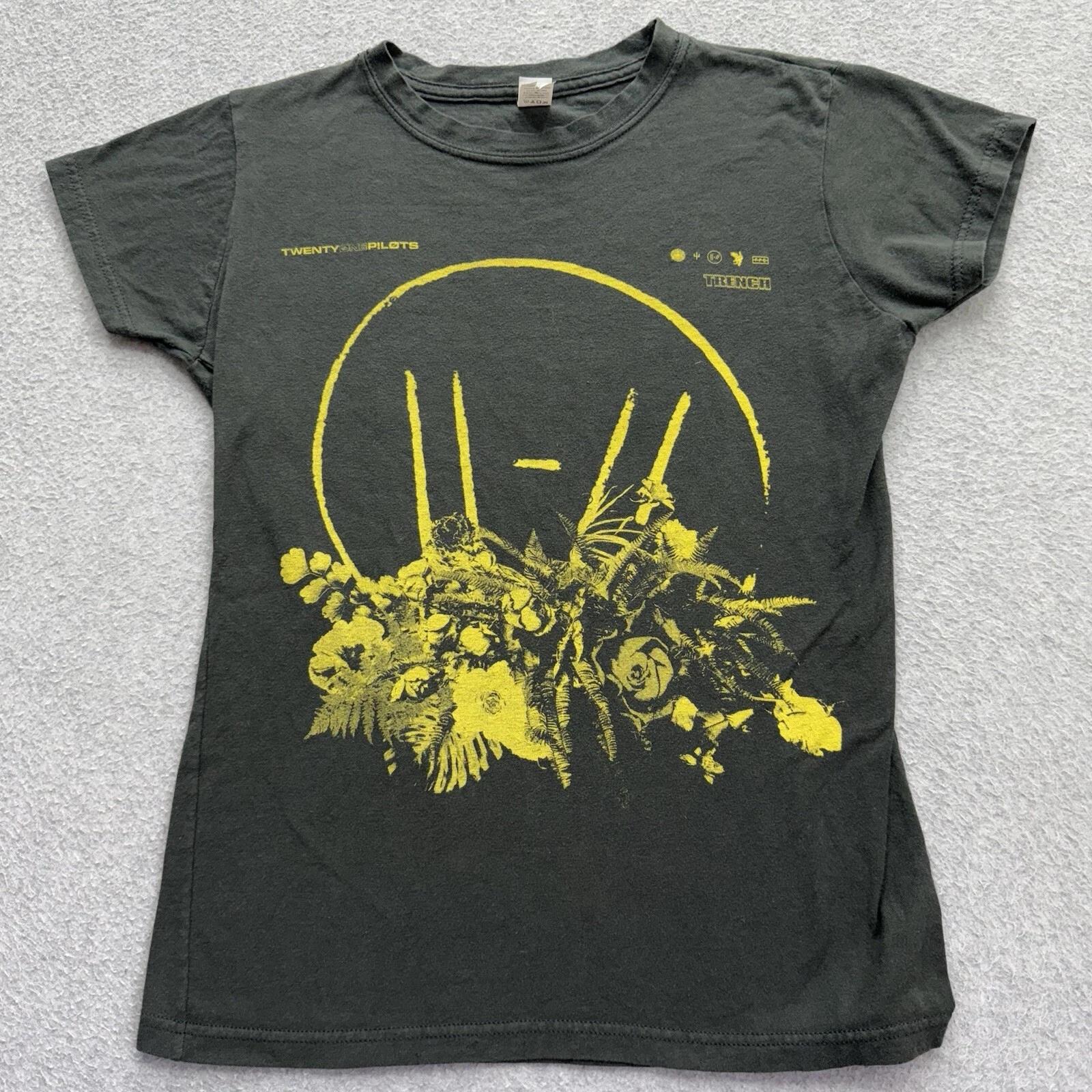 

Twenty One Pilots Серый Тренч Графичный Логотип Группы Футболка Размер M 17”x23” Красивое Выцветание Y2K Ретро XL