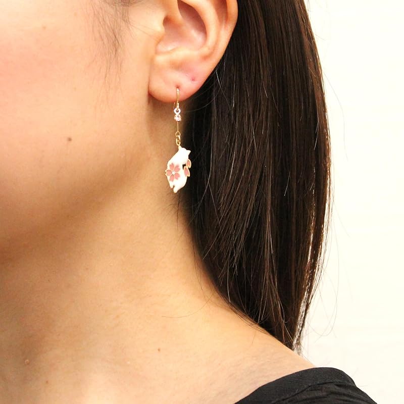 [Jewelry Shop M] Ladies Earrings Titanium Post Japanese Pattern Cherry Blossoms Asymmetry Accessories Compatible with Metal Allergies Made In Japan