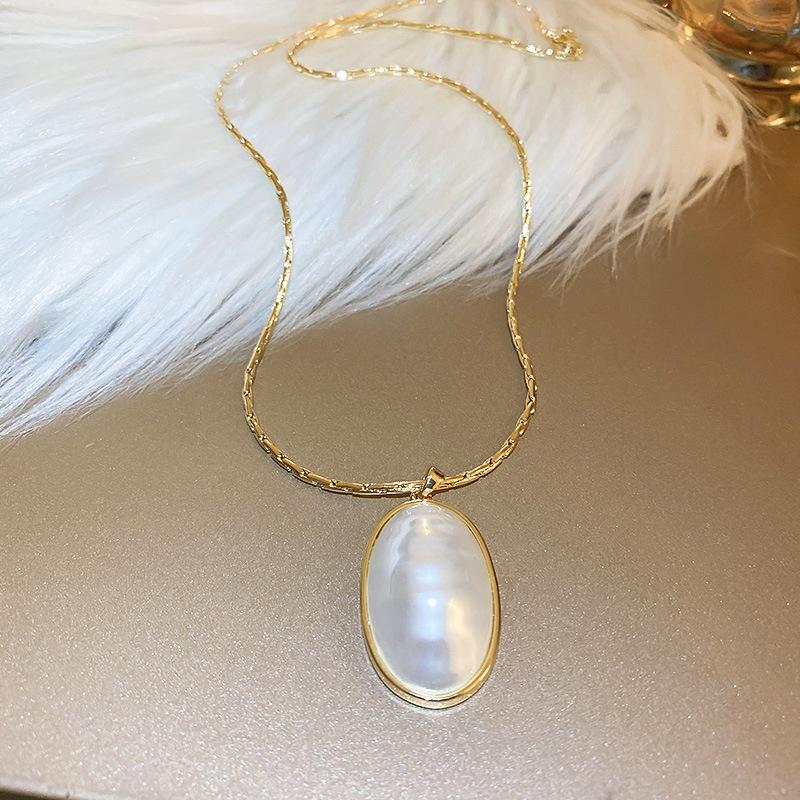 Diamantbesetzte künstliche Perle Doppelkreis Liebesohrringe Französische Retro-Steckohrringe Exquisite Ohrringe Damen