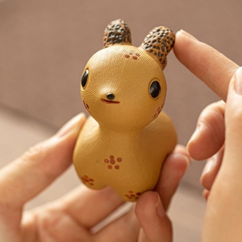 

Handmade Cute Deer Ceramic Tea Pet Animal Figurine for Zen Meditation Home Desktop Decor Gift