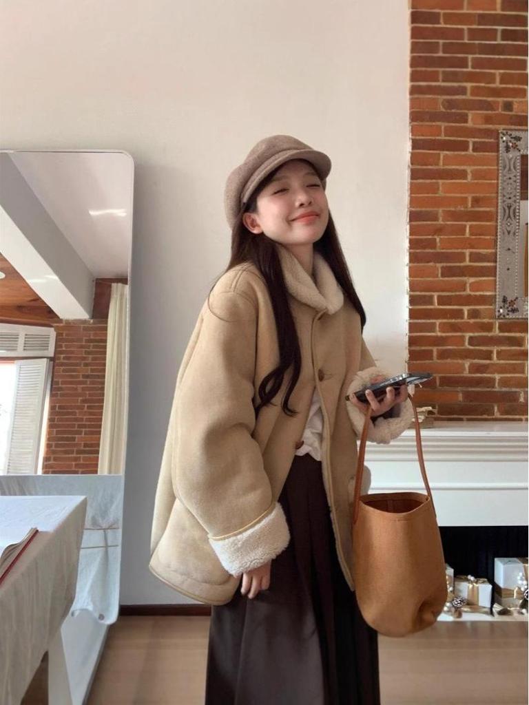 Women's Retro Faux Lamb Wool Coat - Winter Style with Plus Velvet, Thick Suede, and College-Aesthetic Fur