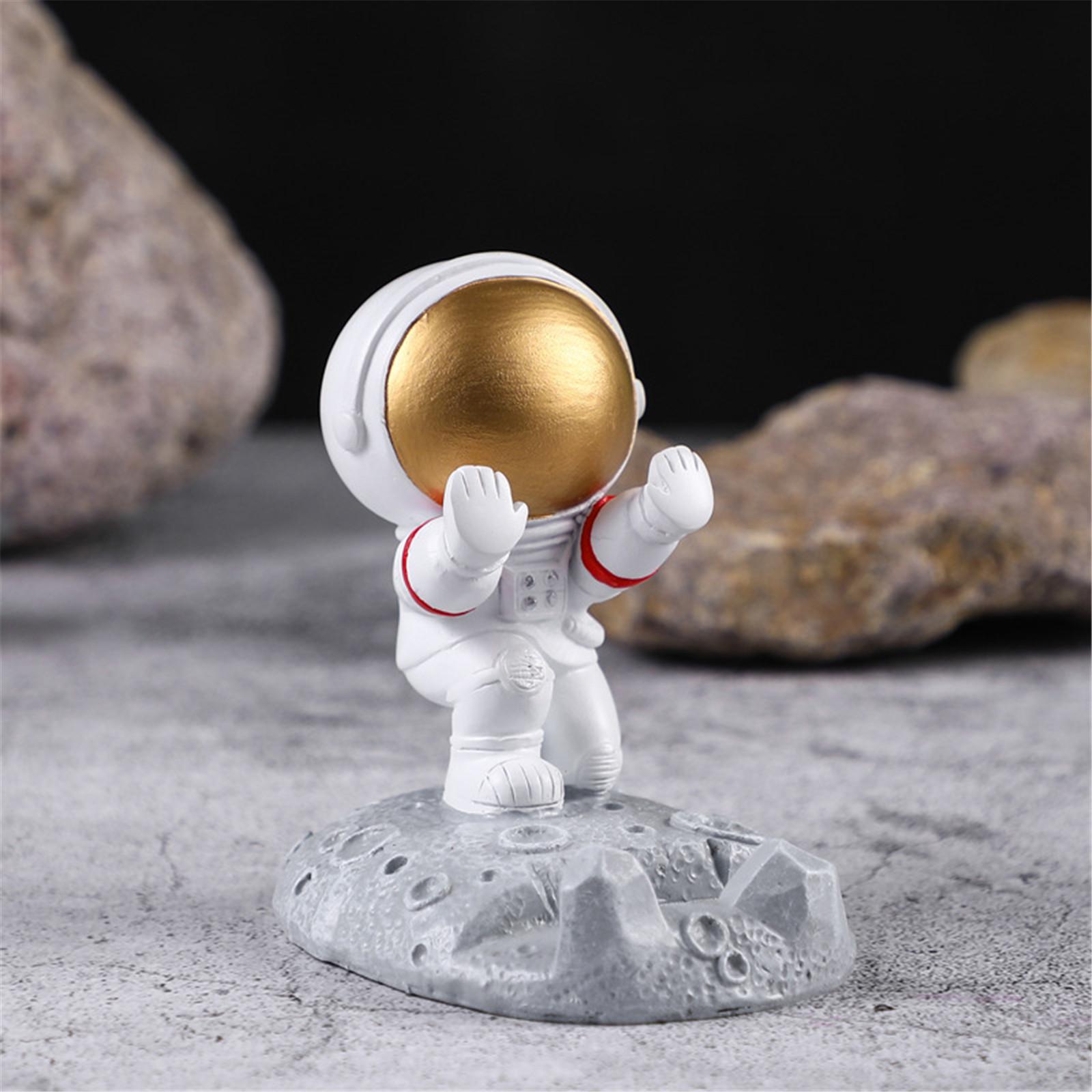 

Astronaut Universal Cellphone Smartphone Desktop Holder Stand Pen holder золотой