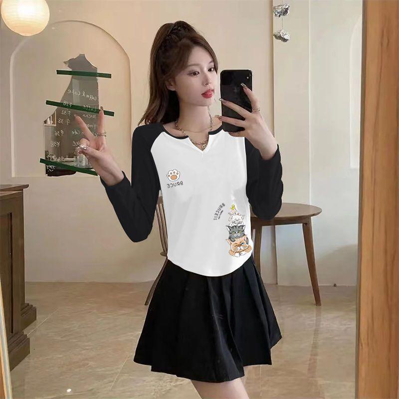 Long-sleeved T-shirt for Women, A Korean-style Top for Autumn and Winter, with A V-neck Base Layer Worn Inside