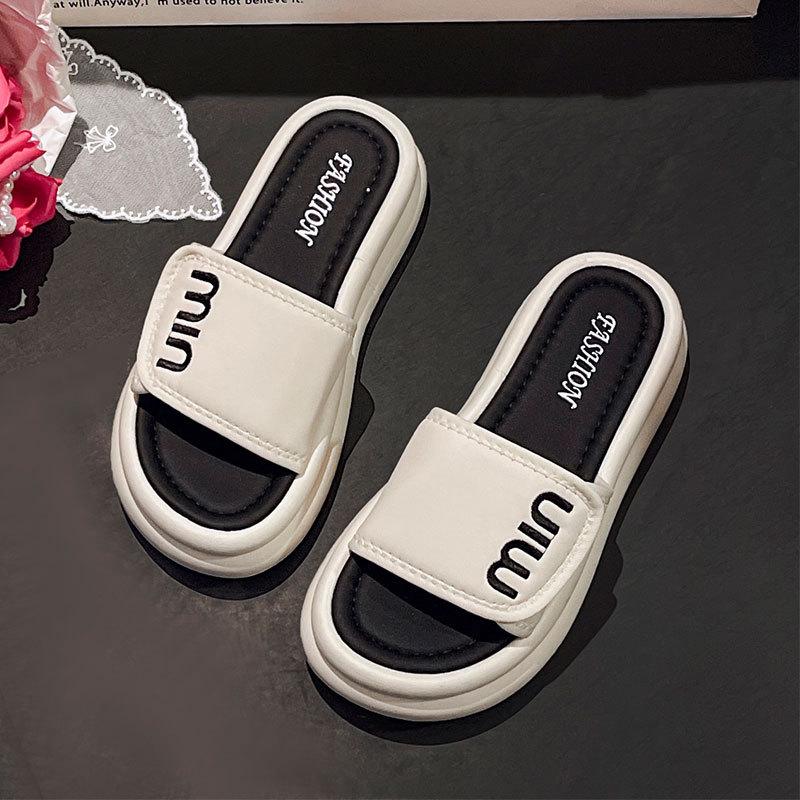 

Thick-bottomed shit-stepping slippers women s high-end 2025 new summer versatile skirt vacation beach sandals 40 білий