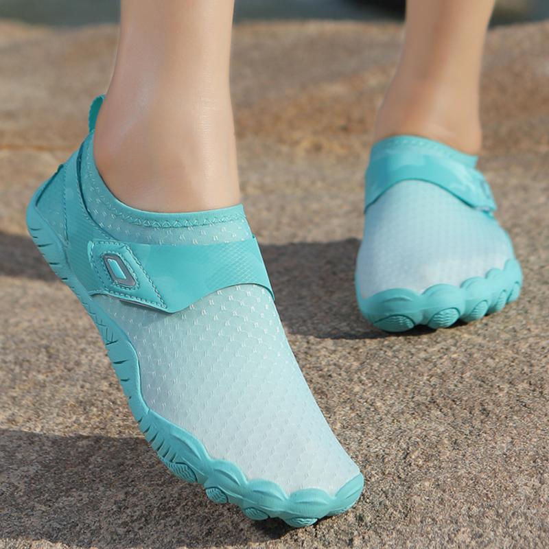 Modă Bărbați Apă Pantofi Desculți Pantofi de Plajă Uscare Rapidă Sandale Sport pentru Drumeții Design Gradient Casual Exterior Confortabili Pantofi de Antrenament