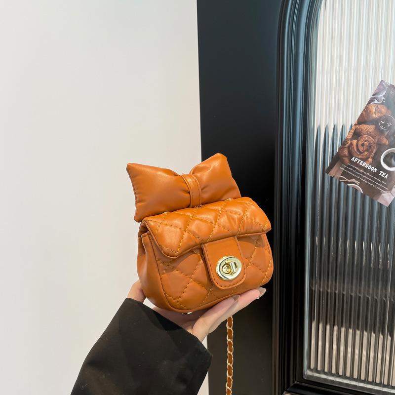 Korean Version of Simple and Cute Bow Embroidery Thread Chain Change Bag Trendy Women's Bag 2025 New Spring Shoulder Messenger Bag