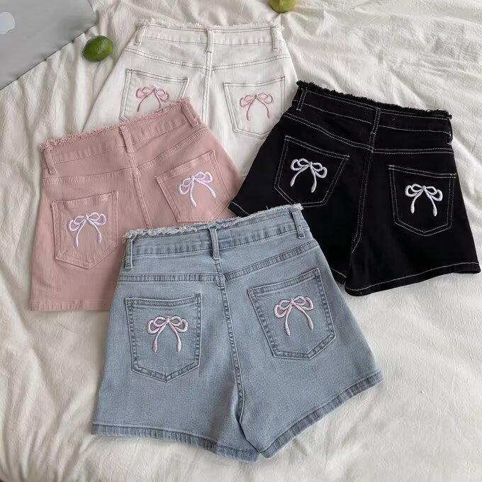 

Women s Plus Size High-Waisted A-Line Denim Shorts - Loose, Slimming, Belly-Covering Design for Summer S светло-синий
