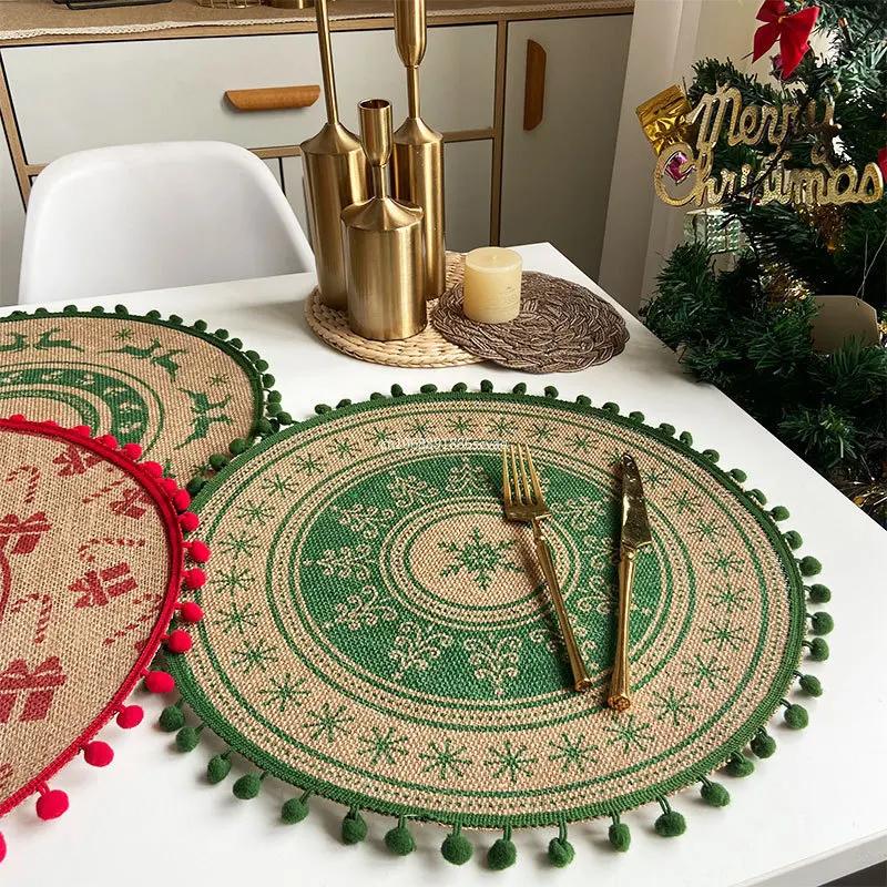 Retro Christmas Jute Placemat Round Printed Woven Dining Table Mat with Wool Ball Heat-Resistant Home Decorative Coffee Cup Mats