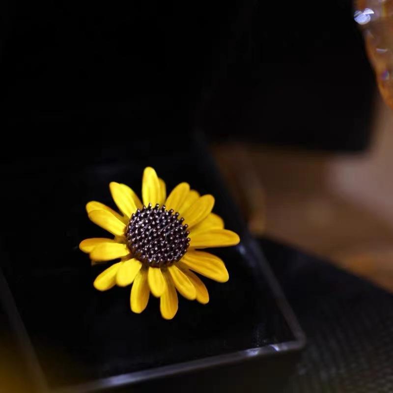 Sunflower Brooch Daisies Sunflower Brooch Flower Pin Clothing Accessories Accessories Accessories Clothing Men and Women