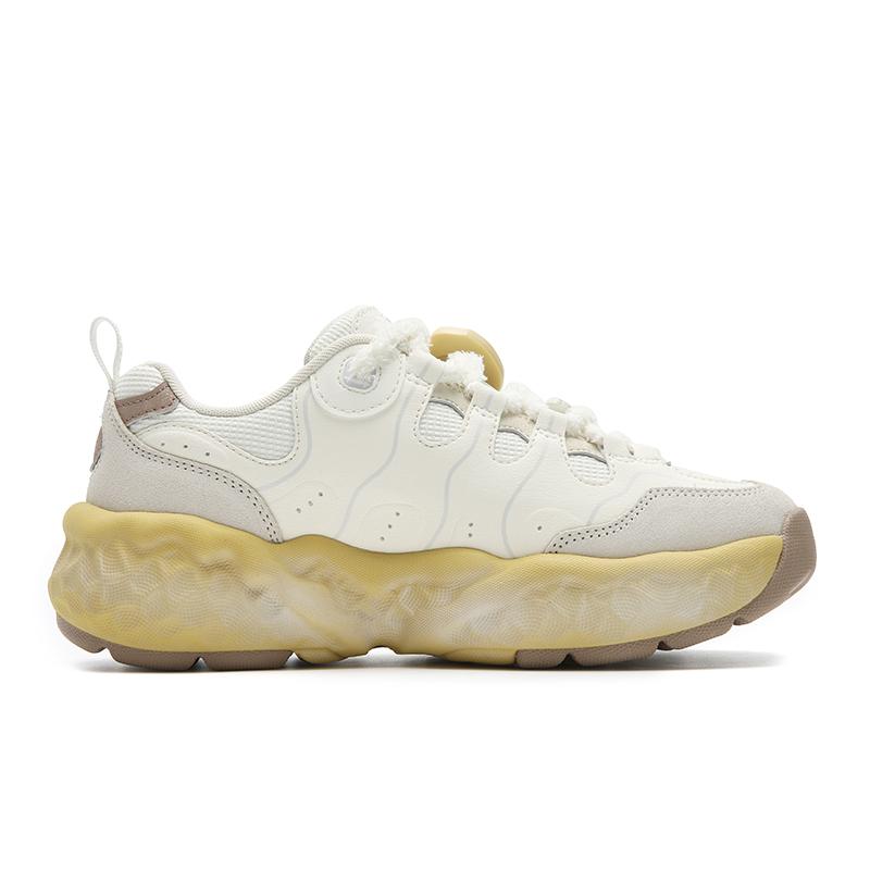 Fila MUFFIN Cushioning Abrasion Resistant Lightweight Low Top Chunky Sneakers Women's Butter Maple Syrup F12W544103FTF