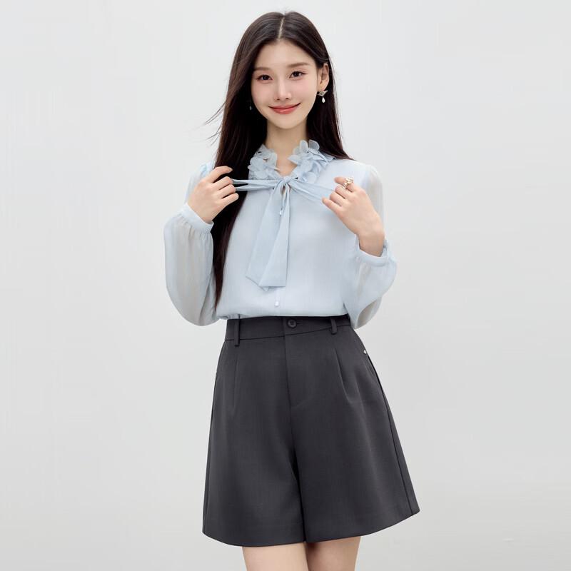 Qiushuiyiren 2026 Spring Women s 3D Floral V-Neck Blouse M