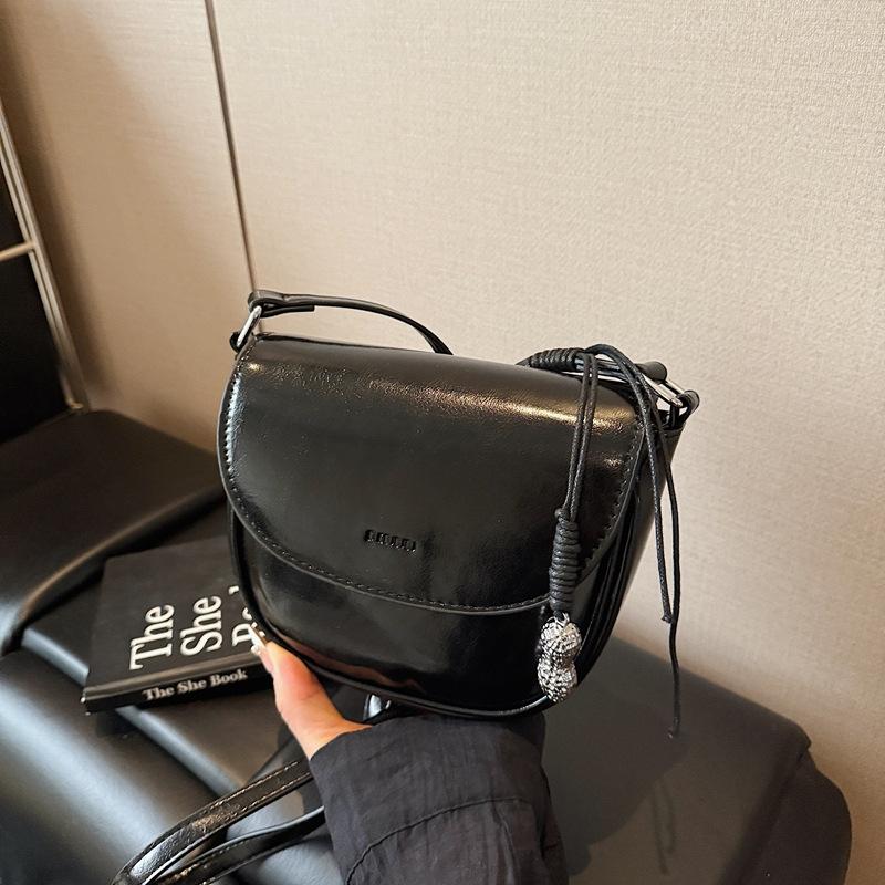 

Summer fashion women s small bag new simple saddle bag versatile shoulder messenger mobile phone bag чёрный