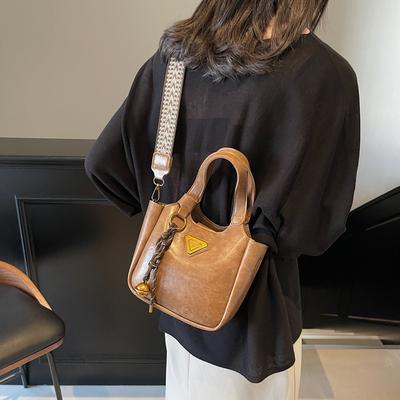 Portable Bucket Bag, Popular Shoulder Tote Bag, Autumn and Winter Fashion Versatile Messenger Bag, Trendy Versatile Portable Women's Bag