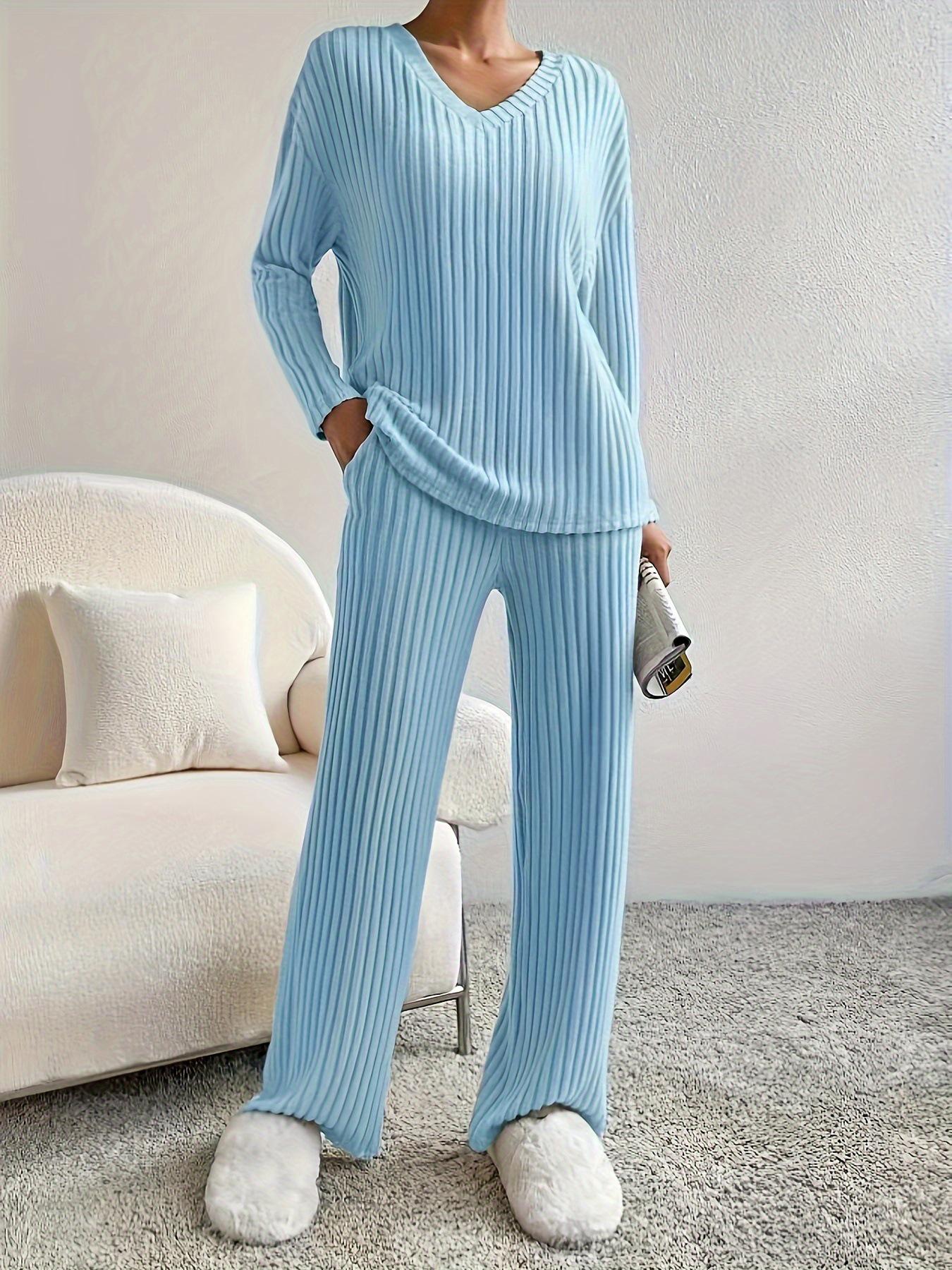 

Chic Autumn/Winter Two-Piece Set: Casual Straight-Leg Pants & Loose V-Neck Ribbed Knit Top M