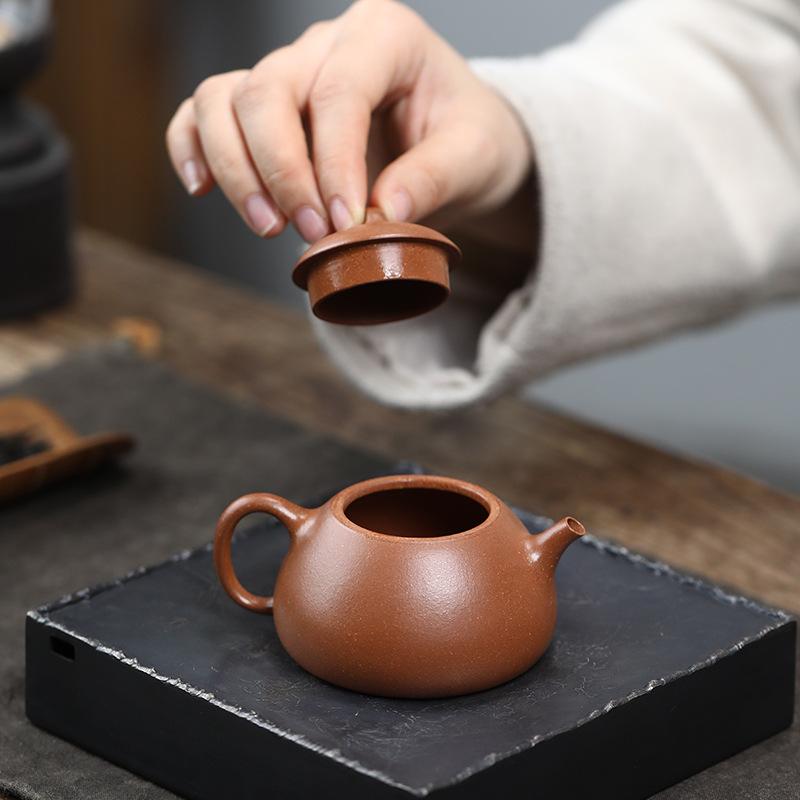 110ml Yixing Small Capacity Purple Clay Teapot Master Handmade Tea Pot Kettle Beauty Tea Infuser Chinese Raw Ore Zisha Tea Set