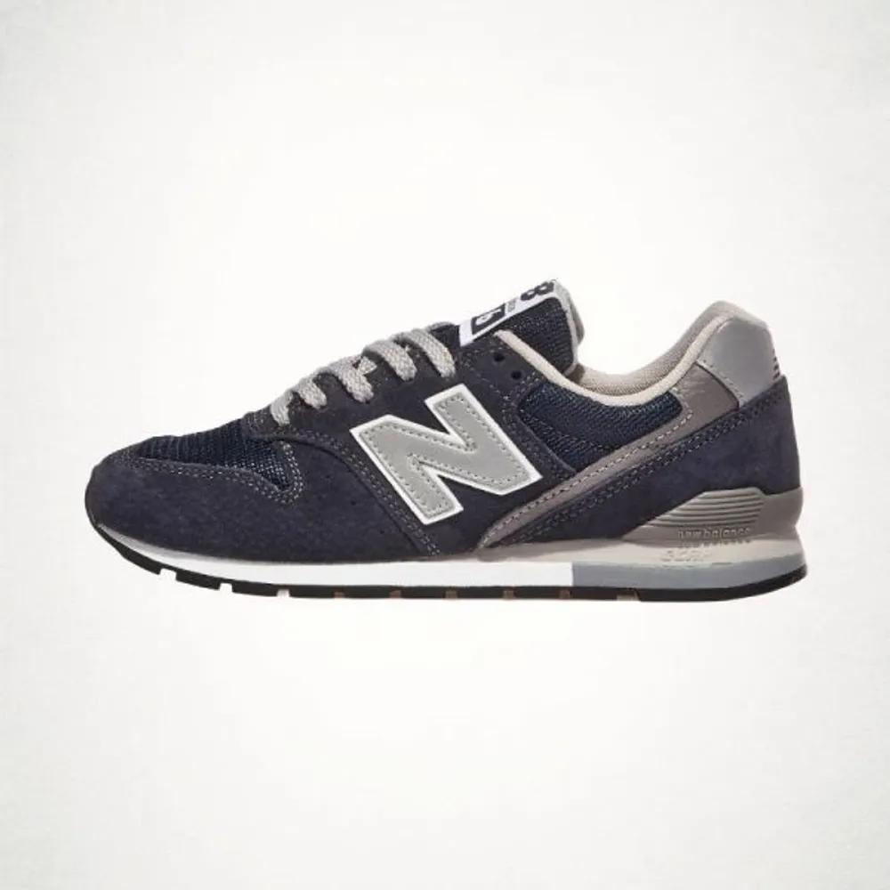 New Balance CM996NV2 - NV2 1640493 235