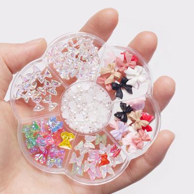 1 Caixa Decoração de Coração para Manicure Fácil de Colar Decorativo Não Cai Lindo Ornamento de Nail Art Designs Pingente de Laço Suprimento para Salão