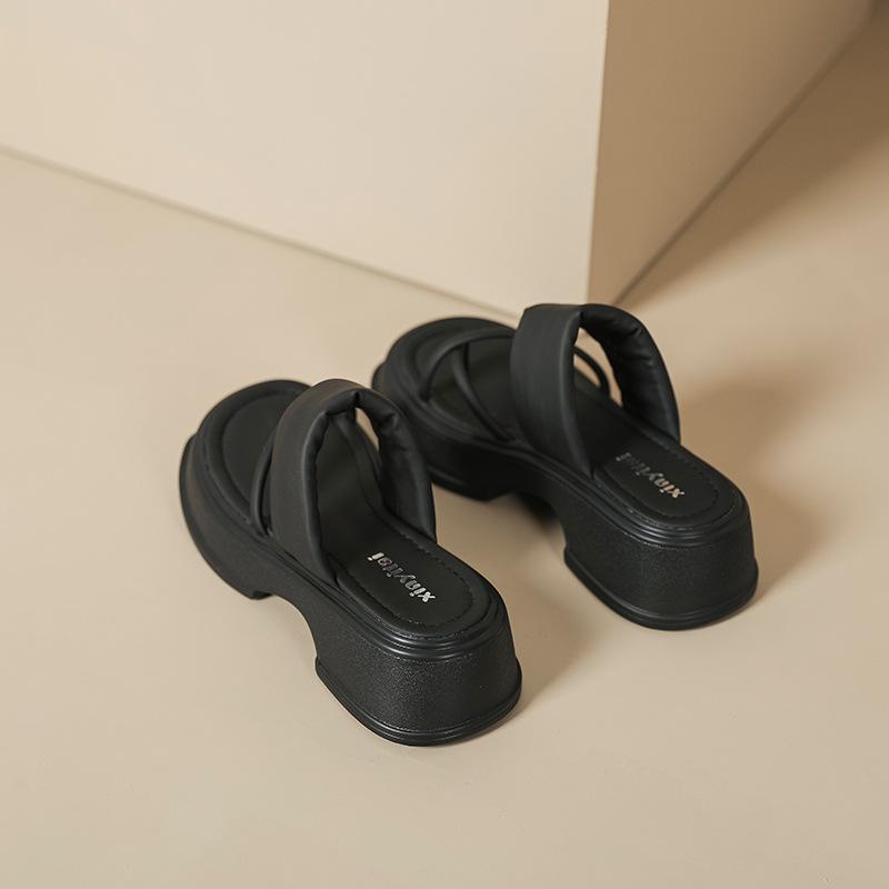 2025 new summer pinch feet heightened thick-soled cool slippers flip-flops wearing sandals women's Roman beach women's shoes